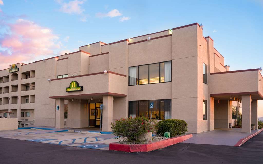 San Bernardino Inn & Suites エクステリア 写真
