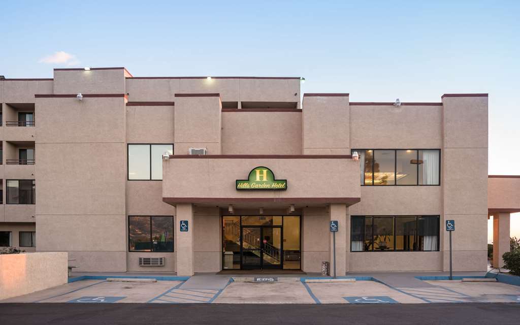 San Bernardino Inn & Suites エクステリア 写真